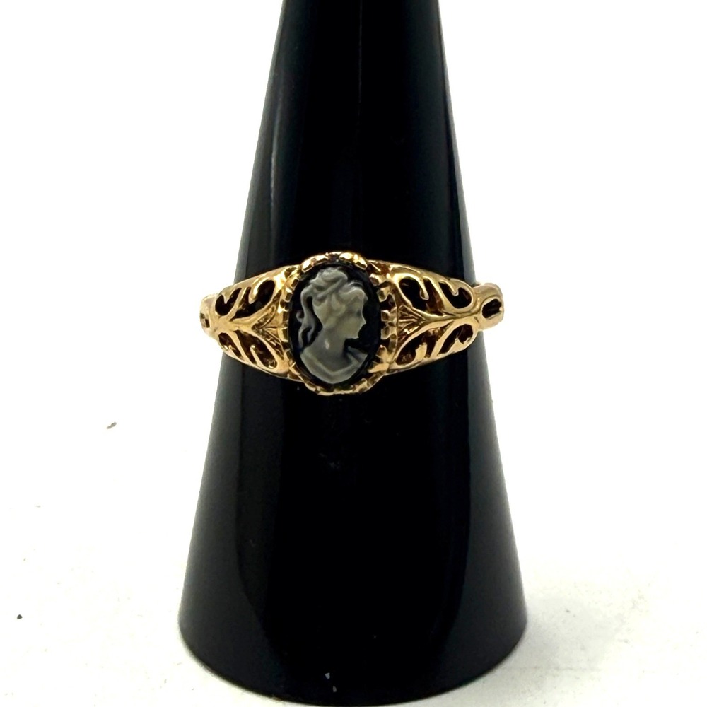Vintage 18KT HGE Cameo Filigree Ring Gold Electroplate Black White Size 7.5